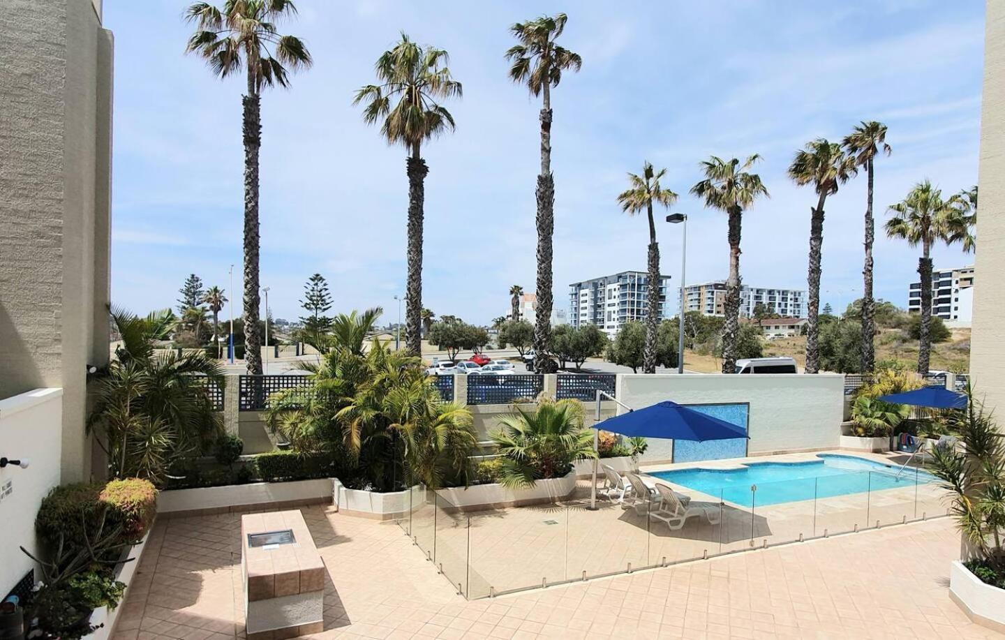 Sandcastles Beachfront Luxury Retreat Apartment Perth Exterior photo